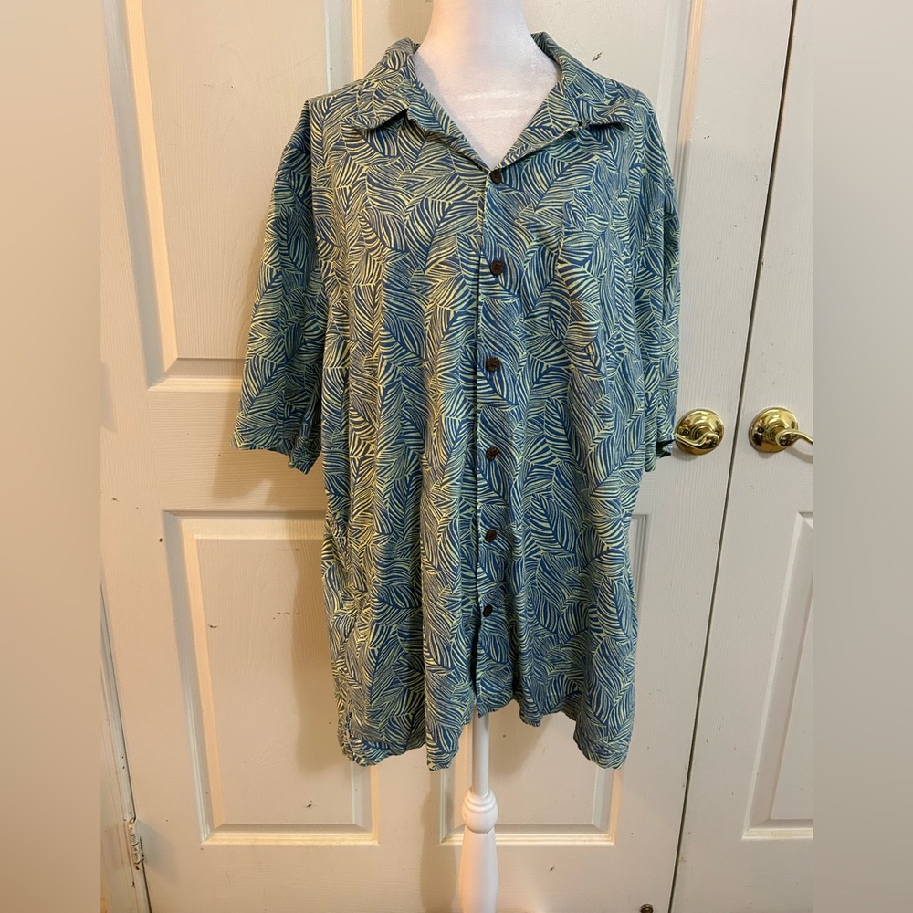 LL Bean men’s Hawaiian style casual shirt, XL